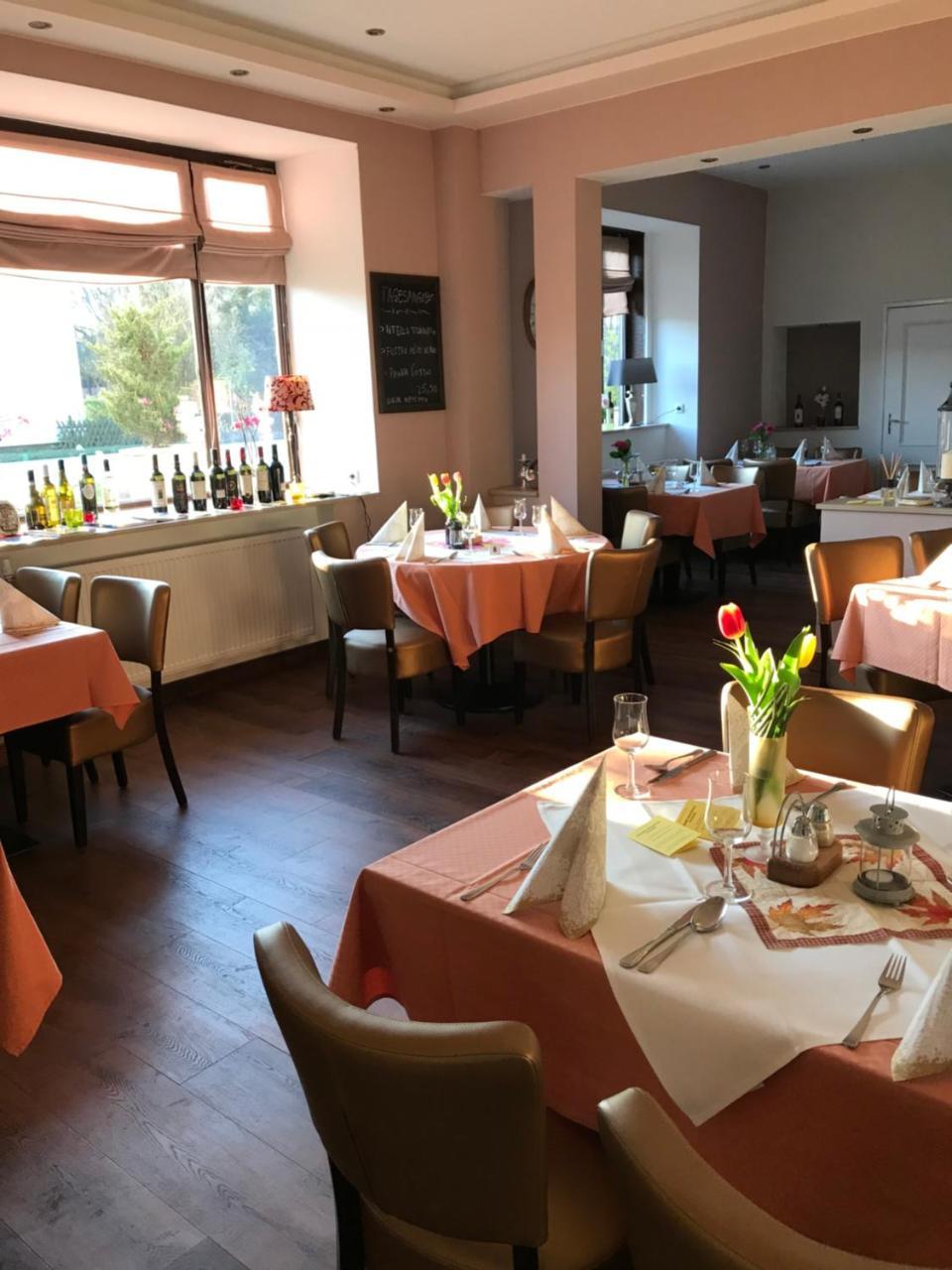 Teramo Restaurant Hotel Muehlenstein Bienenbuettel Bagian luar foto